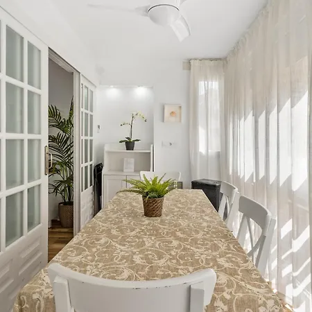 Con Parking Gratis 公寓 丰希罗拉